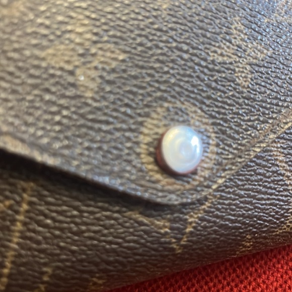🧚🏻‍♂️CLERANCE 🧚🏻‍♂️Authentic wallet Louis Vuitton needs tlc - Picture 2 of 12